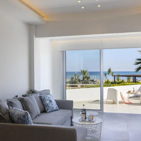 Villa Imagine You And Your Family Renting This Perfect Beachfront Apartment, 1388