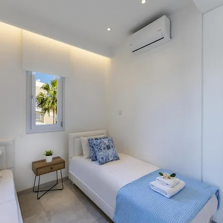 Villa Imagine You And Your Family Renting This Perfect Beachfront Apartment, 1388 Larnaca