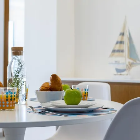 Villa Imagine You And Your Family Renting This Perfect Beachfront Apartment, 1388