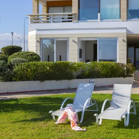 Imagine You And Your Family Renting This Perfect Beachfront Apartment, 1388 *