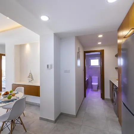 Villa Imagine You And Your Family Renting This Perfect Beachfront Apartment, 1388 Larnaca